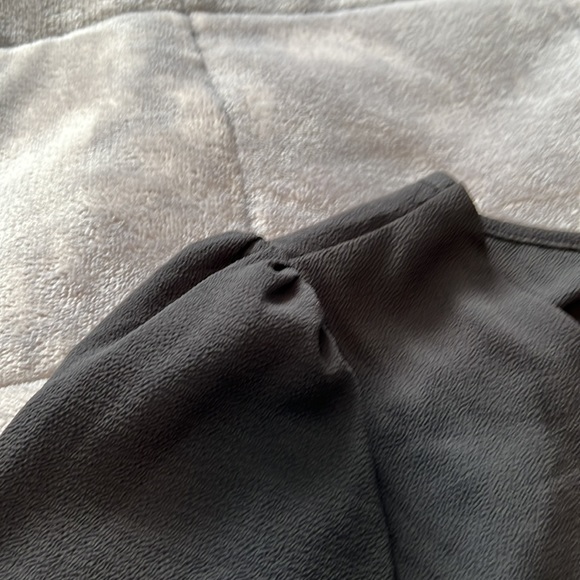 Paper Moon Black Scalloped Detailed Sleeves and Cut Out Back Blouse - Picture 4 of 5